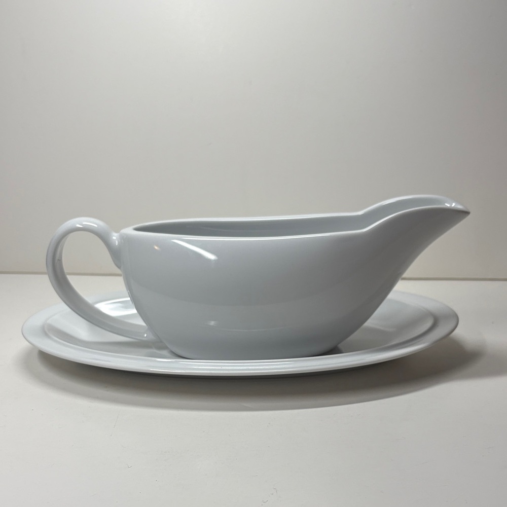 Denby Classic White Gravy Boat with Saucer